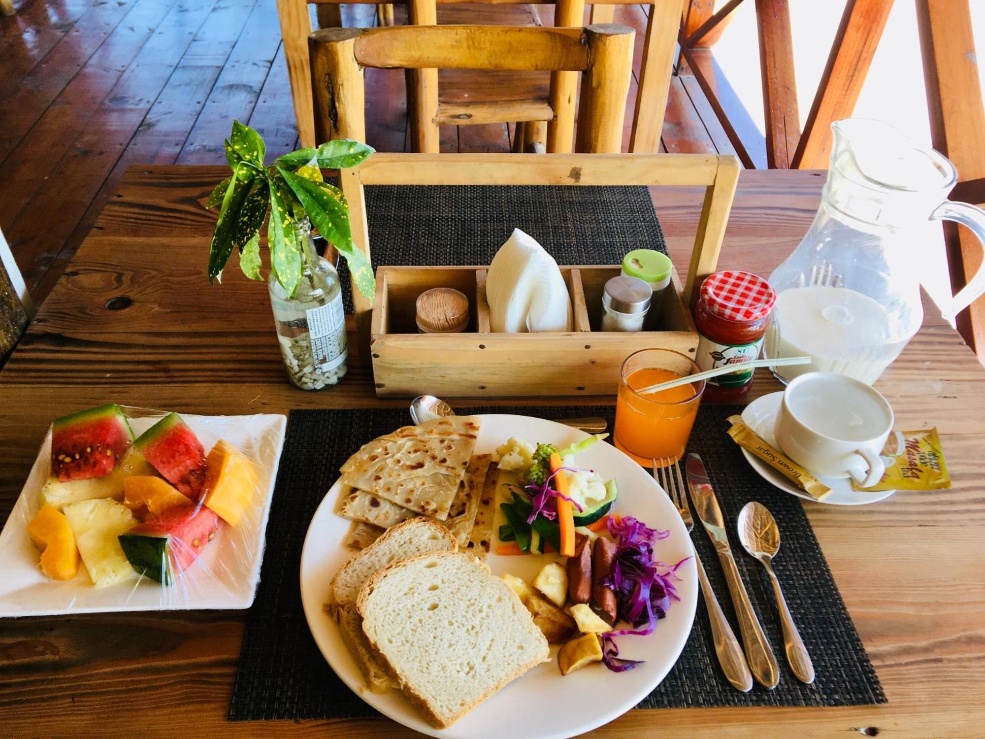Uhuru House And Restaurant 南威 外观 照片